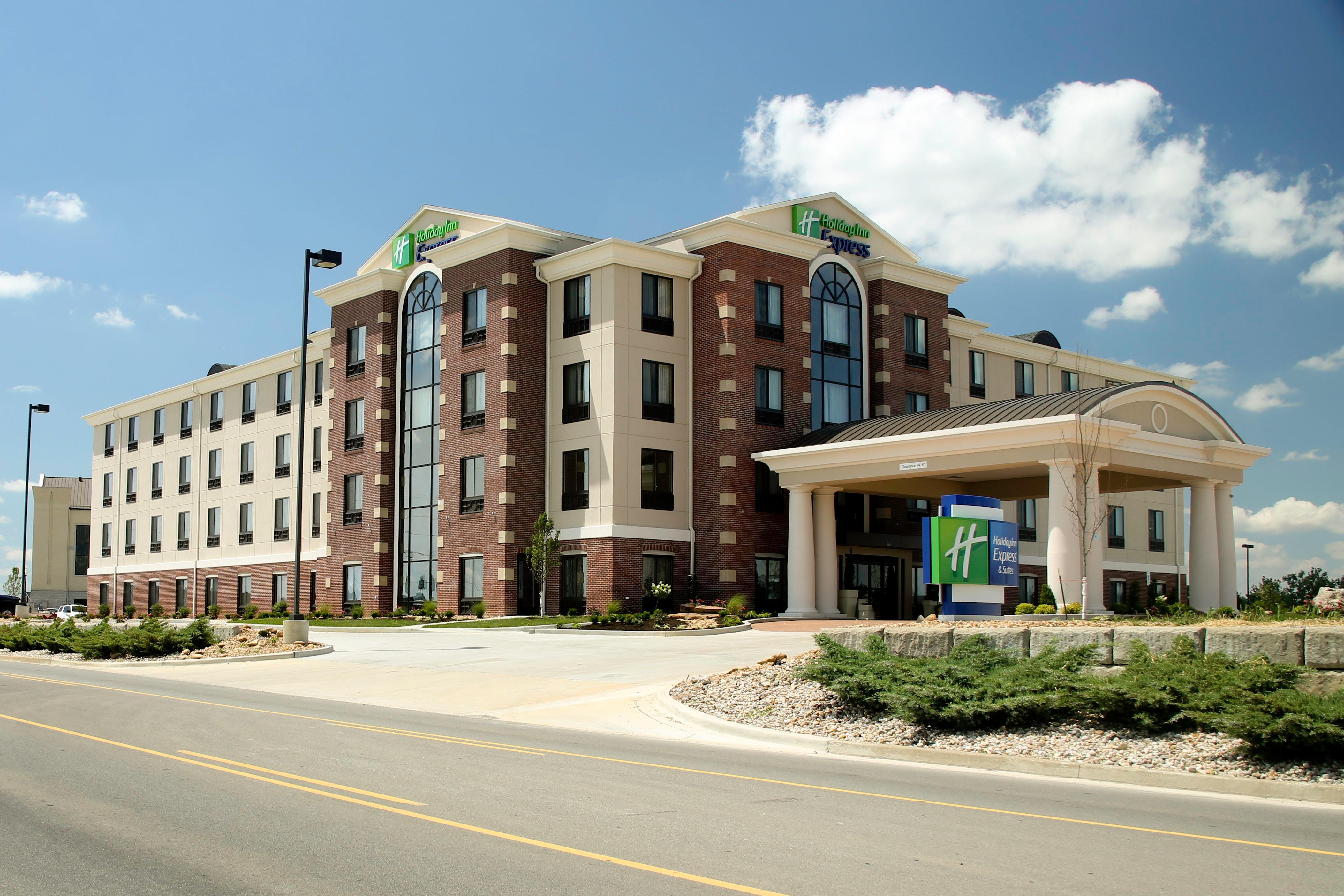 Holiday Inn Express & Suites Marion Northeast By Ihg Exterior foto